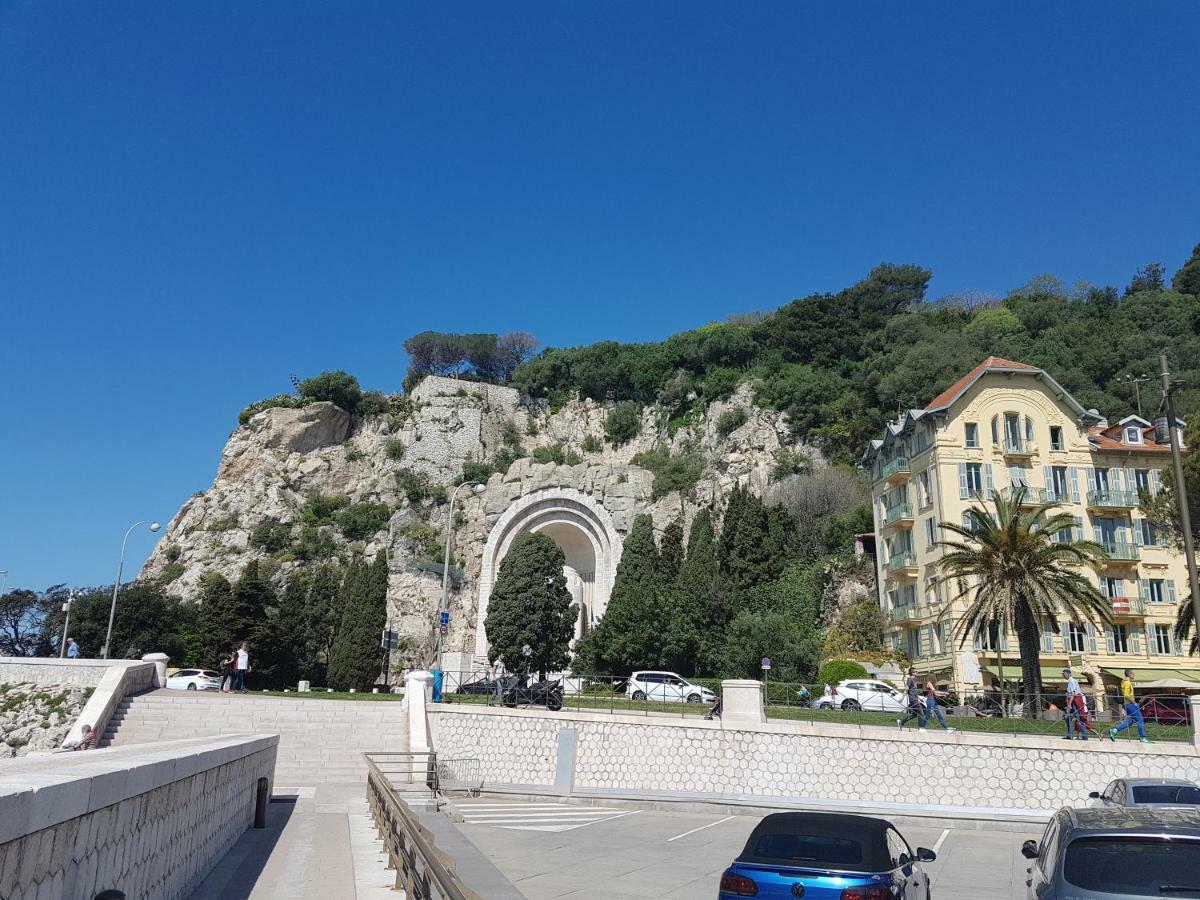 Les Palmiers A 700M De La Mer Nice Exteriér fotografie
